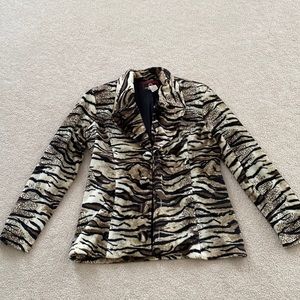 Animal Print velour Blazer with lining! Great to wear with jeans!